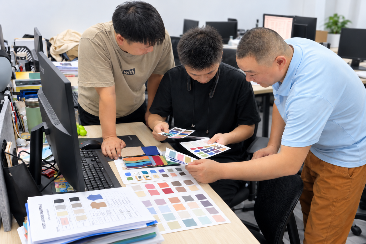 Knit apparel project review connecting material, garment construction, sampling and finishing references