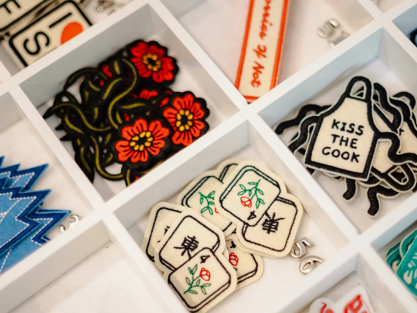 Woven labels badges patches and trim references for private label knit garments